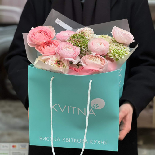 Невероятно нежный букет из ранункулюсов «Изысканный ранункулюс»