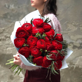 21 червоний ранункулюс