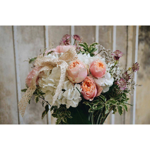 Вінтажний сніп з трояндою вовузелла