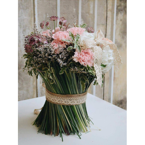 Вінтажний сніп з трояндою вовузелла