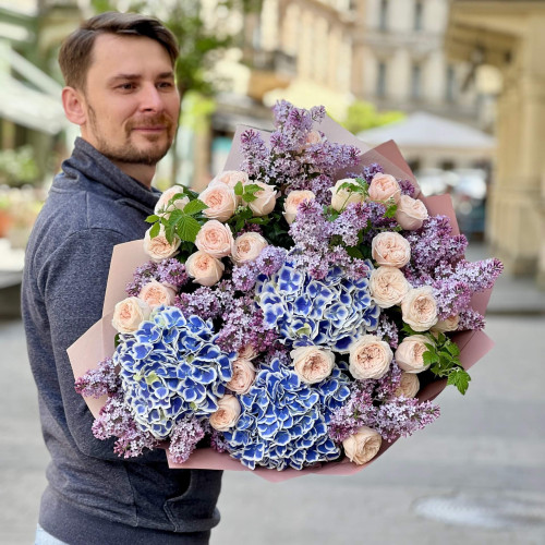 Роскошный букет с гортензией и пионовидной розой Paradise Beach «Холмы Санторини»