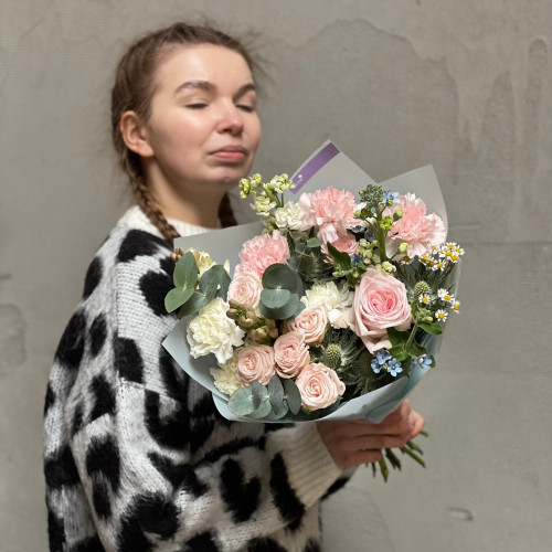 Delicate spring bouquet «Fragrant Feelings»