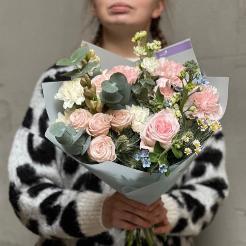 Delicate spring bouquet «Fragrant Feelings»