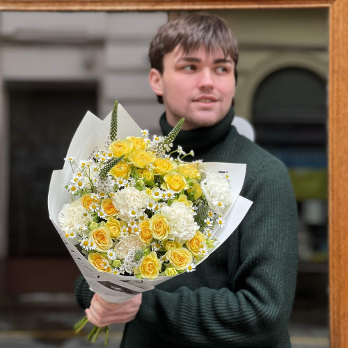 Warm bouquet with spray peony roses «Snow-covered Meadow»