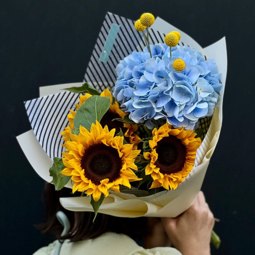 Букет із соняшником та гортензією «Сонячне небо»