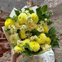 Радостный букет из георгин и маттиолы «Сливочное солнце»