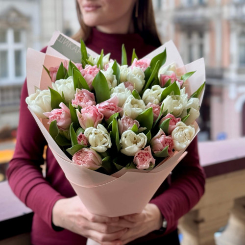 White and pink mix of peony shaped tulips «Spring Marshmallow»