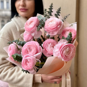 Pink bouquet of fantastic ranunculi «Romantic dreams»