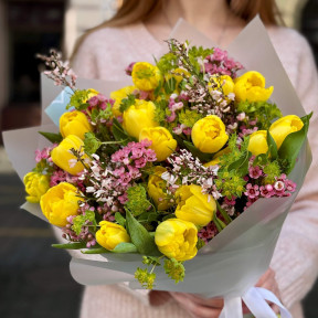 25 сонячних півонієвидних тюльпанів у букеті «Перше сонечко»