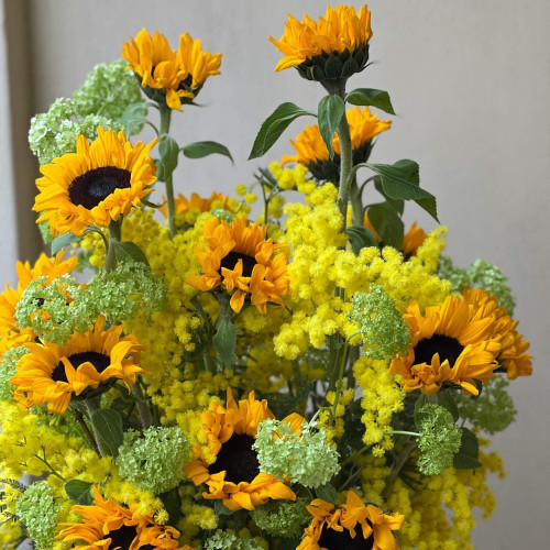 Яскрава композиція, яка піднімає настрій «Сонячна моя!»