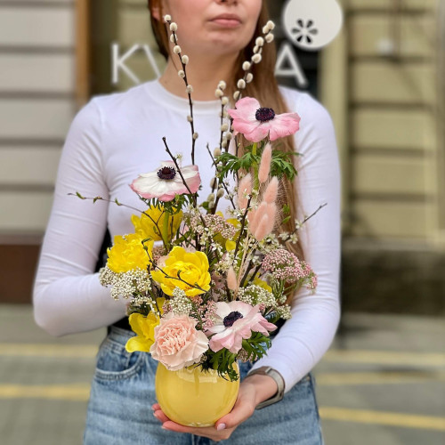 Яскрава весняна композиція «Святкова крашанка»