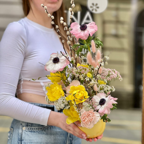 Яскрава весняна композиція «Святкова крашанка»