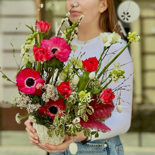 Яскрава великодня композиція з анемонами «Весняна благодать»