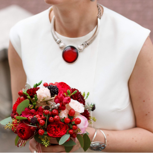 Яскравий букет нареченої