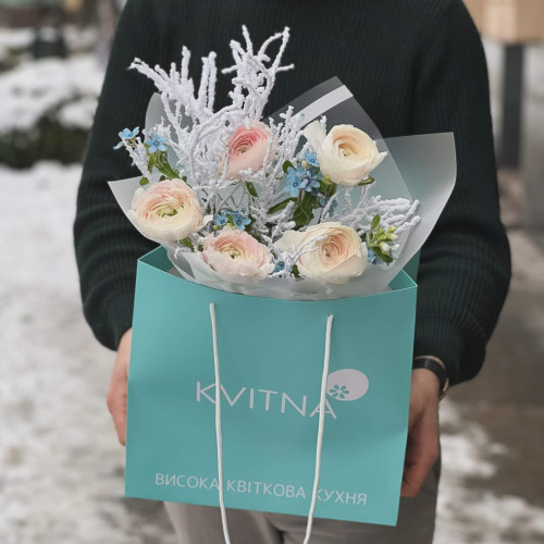 Bouquet «Snowy ranunculi»